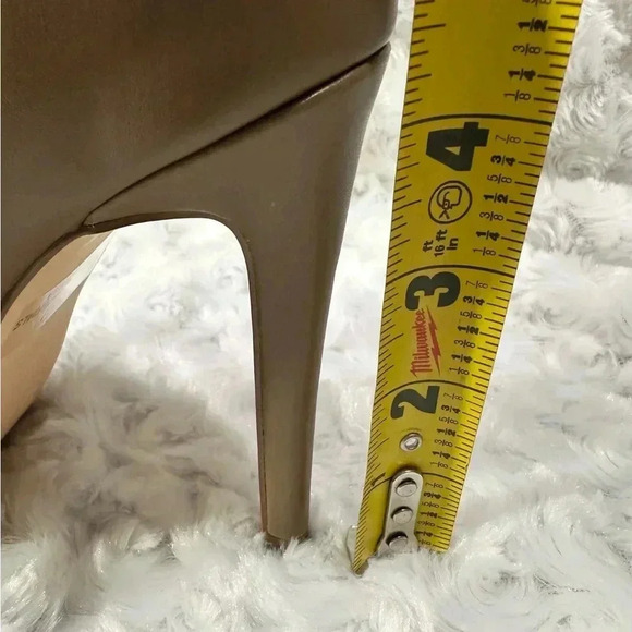 Olivia Ferguson Tan Slouchy Heeled Zipper Ankle Boots - Picture 6 of 15